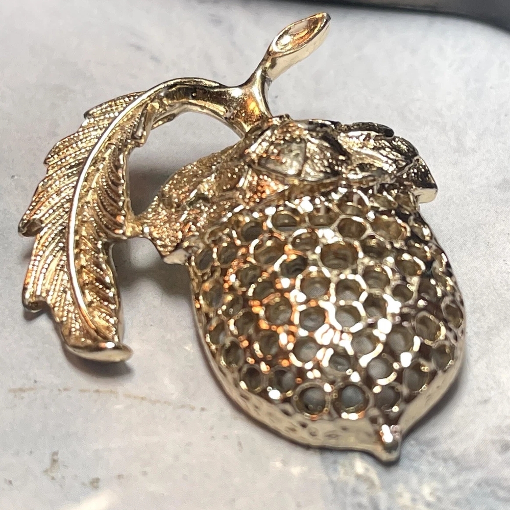 Vintage Sarah Coventry Acorn Gold Tone Brooch 1970s